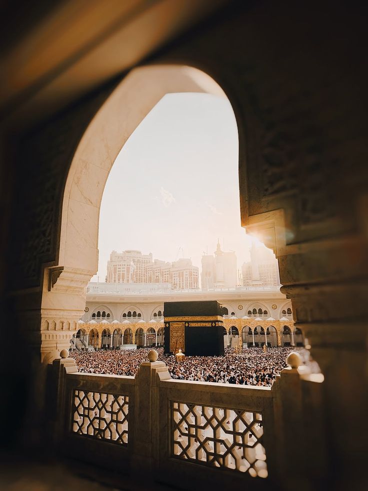 The Kaaba seen through an arch of the Haram